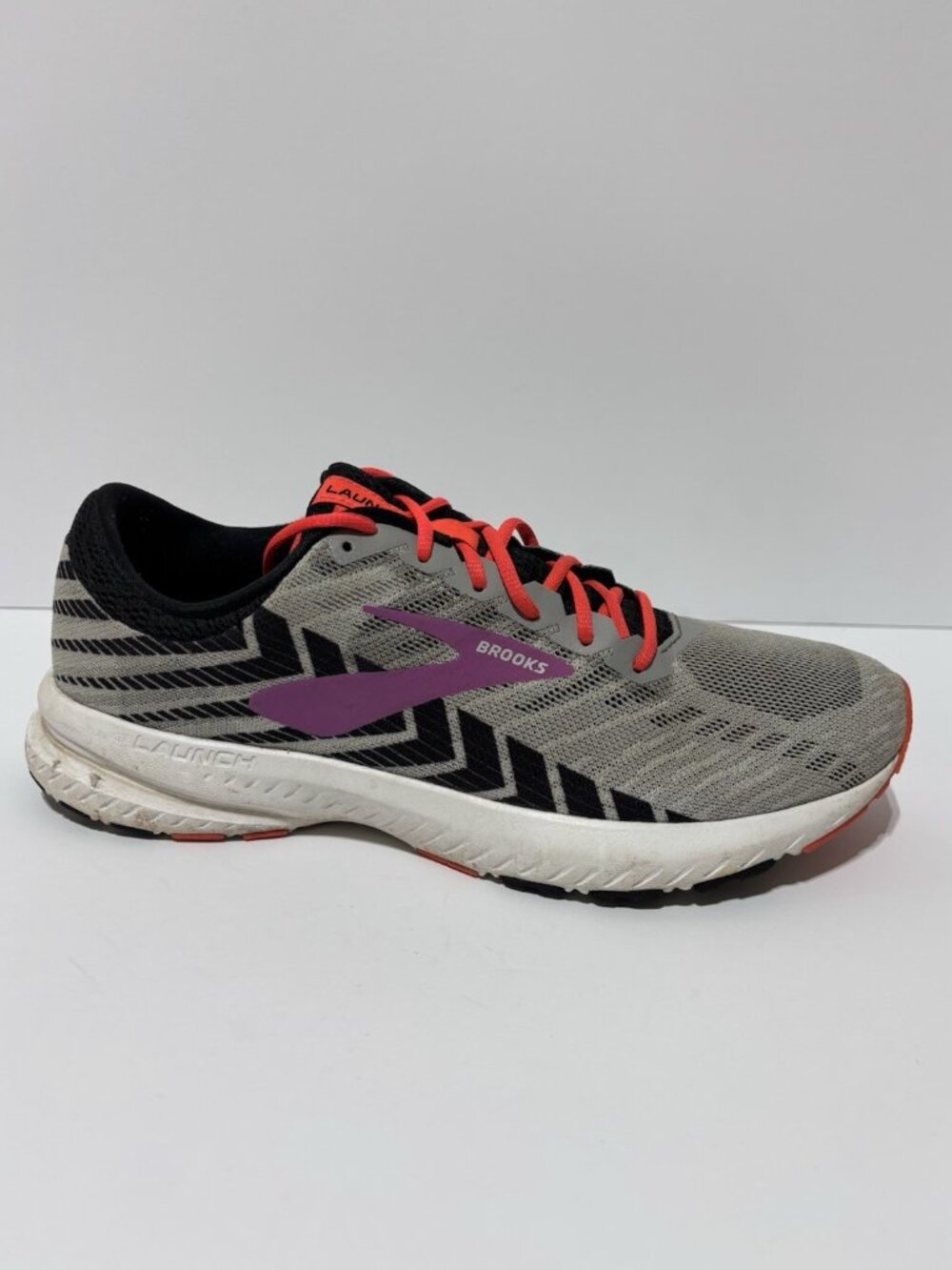 Brooks Men’s Launch 6 Gray Running Shoes, Size 10.5 Wide